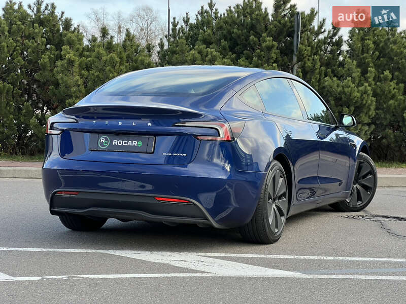 Седан Tesla Model 3 2024 в Киеве