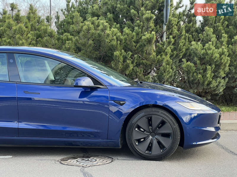 Седан Tesla Model 3 2024 в Киеве
