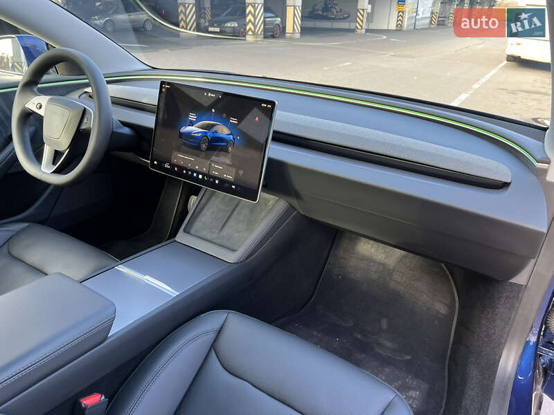 Седан Tesla Model 3 2024 в Киеве