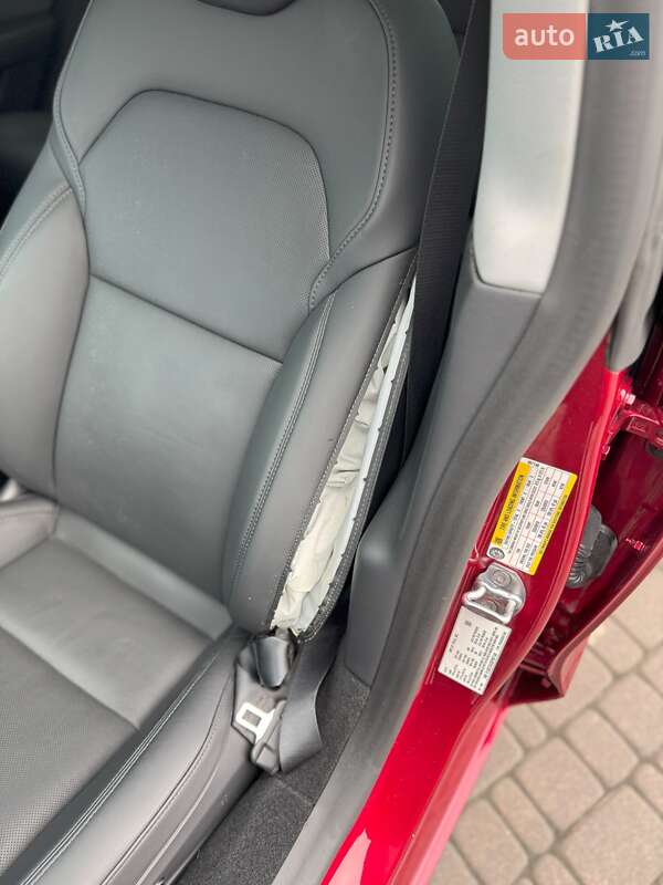 Седан Tesla Model 3 2025 в Киеве