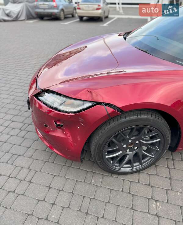Седан Tesla Model 3 2025 в Киеве