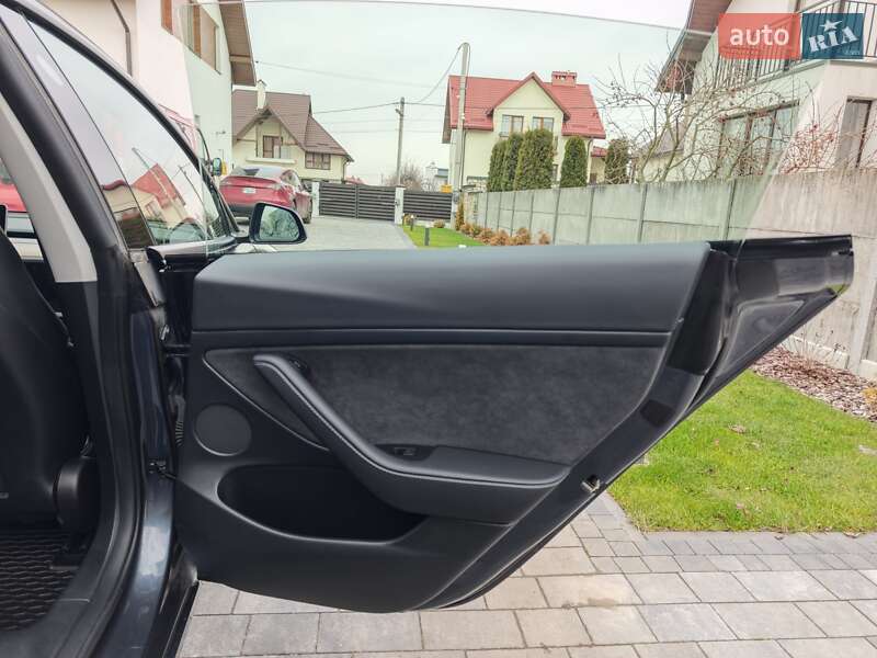 Седан Tesla Model 3 2023 в Львове фото 25 Седан Tesla Model 3 2023 в Львове