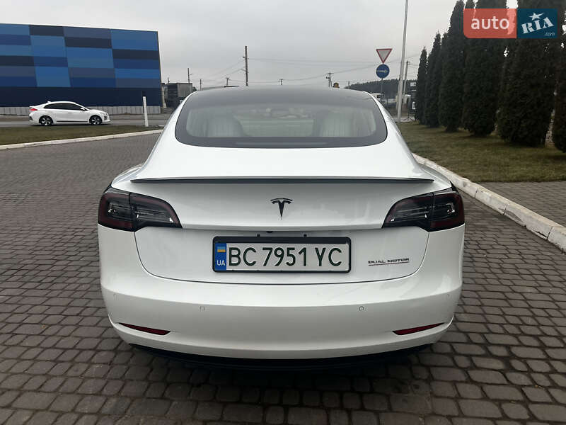 Седан Tesla Model 3 2018 в Львове фото 24 Седан Tesla Model 3 2018 в Львове