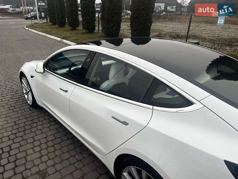 Седан Tesla Model 3 2018 в Львове фото 29 Седан Tesla Model 3 2018 в Львове