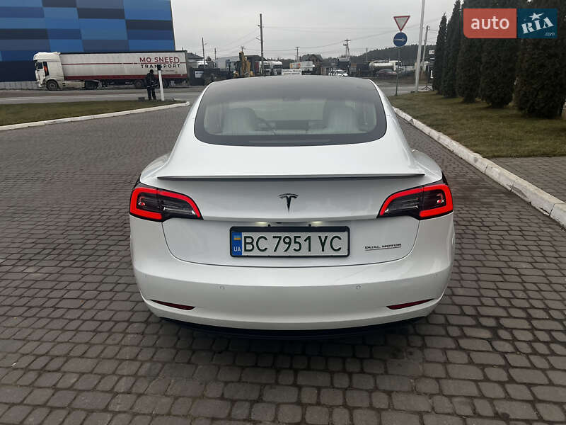 Седан Tesla Model 3 2018 в Львове фото 41 Седан Tesla Model 3 2018 в Львове