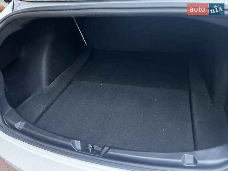 Седан Tesla Model 3 2018 в Львове фото 44 Седан Tesla Model 3 2018 в Львове