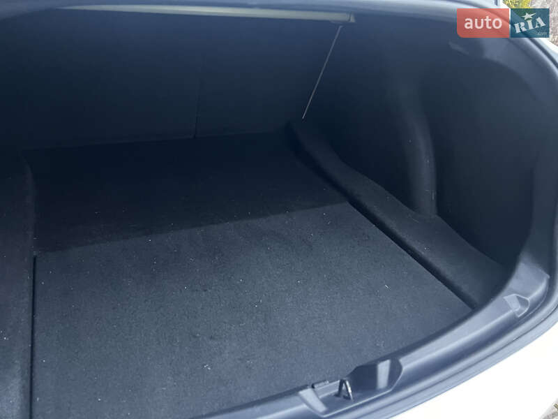 Седан Tesla Model 3 2018 в Львове фото 45 Седан Tesla Model 3 2018 в Львове