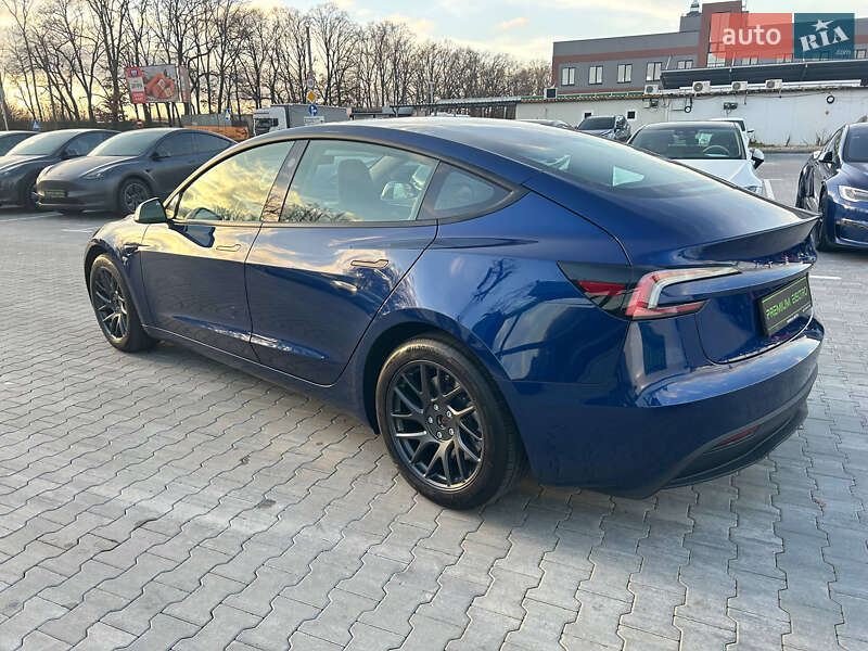 Седан Tesla Model 3 2024 в Киеве фото 3 Седан Tesla Model 3 2024 в Киеве
