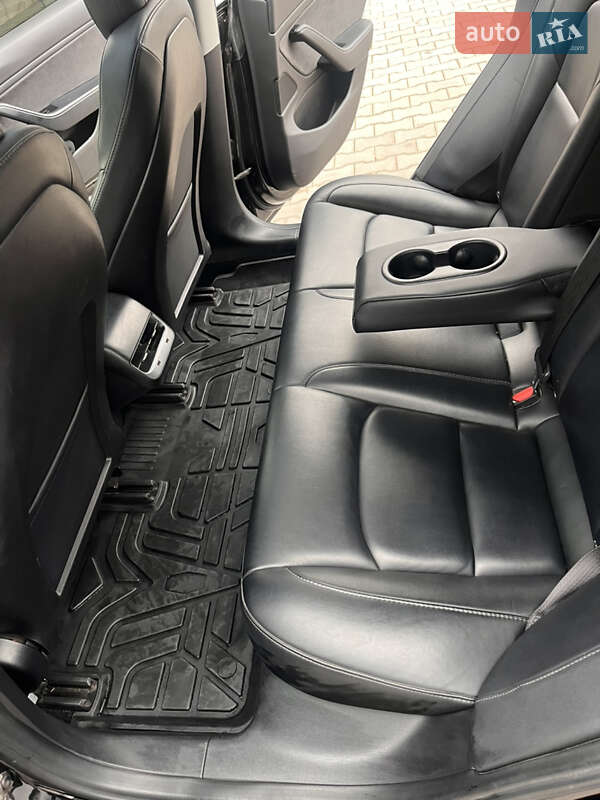 Седан Tesla Model 3 2019 в Кривом Роге