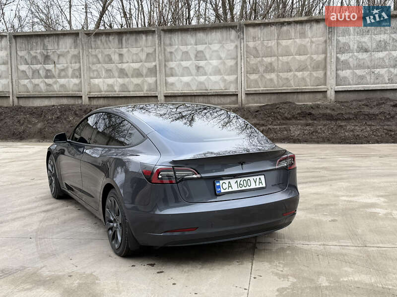 Седан Tesla Model 3 2018 в Золотоноше