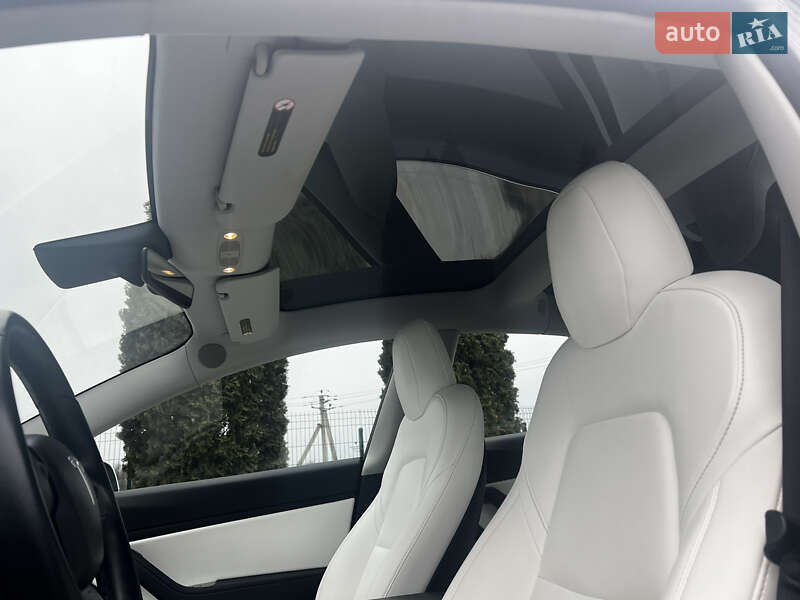 Седан Tesla Model 3 2018 в Львове фото 55 Седан Tesla Model 3 2018 в Львове