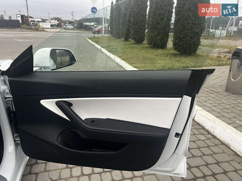 Седан Tesla Model 3 2018 в Львове фото 63 Седан Tesla Model 3 2018 в Львове