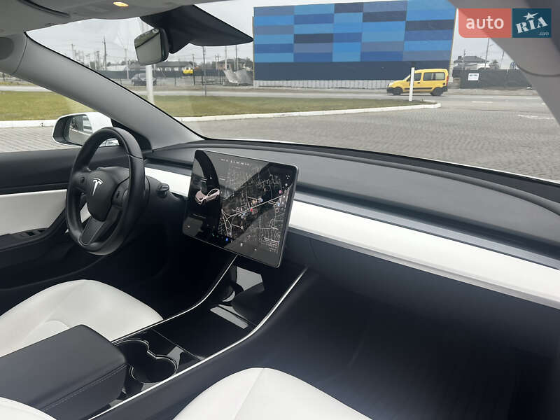 Седан Tesla Model 3 2018 в Львове фото 66 Седан Tesla Model 3 2018 в Львове