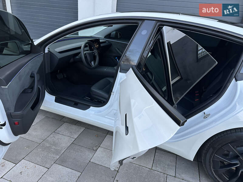 Седан Tesla Model 3 2024 в Киеве фото 19 Седан Tesla Model 3 2024 в Киеве