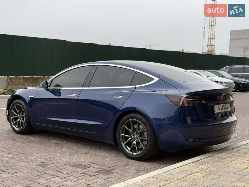 Седан Tesla Model 3 2020 в Киеве фото 5 Седан Tesla Model 3 2020 в Киеве