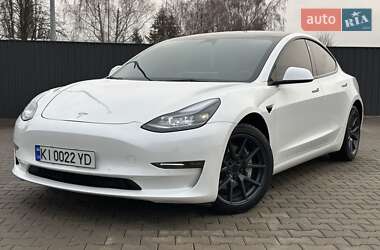 Седан Tesla Model 3 2022 в Кагарлику