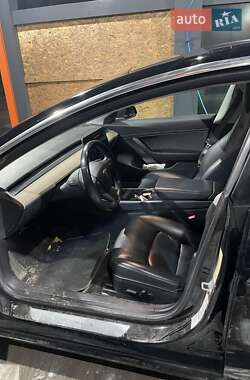 Седан Tesla Model 3 2018 в Житомире