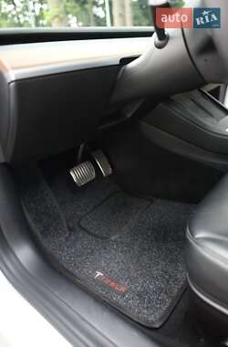 Седан Tesla Model 3 2021 в Харькове