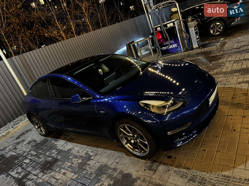 Седан Tesla Model 3 2021 в Днепре