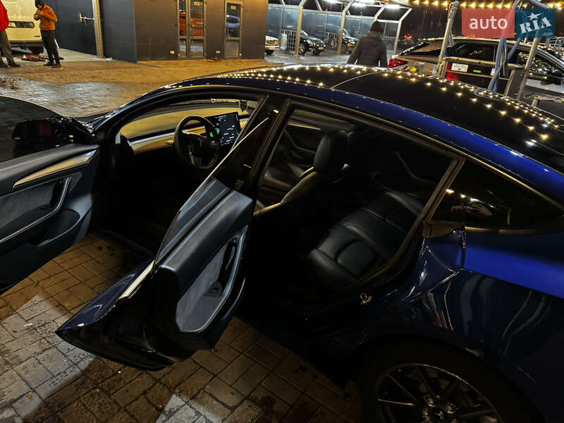Седан Tesla Model 3 2021 в Днепре