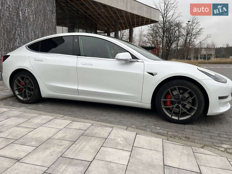 Седан Tesla Model 3 2019 в Киеве фото 4 Седан Tesla Model 3 2019 в Киеве