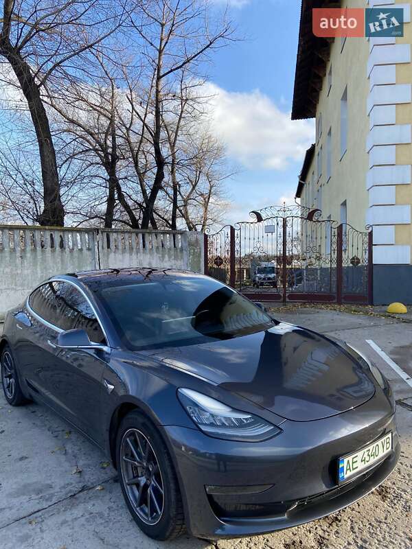 Tesla Model 3 2018 Tesla Model 3 2018