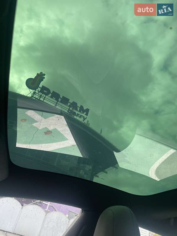 Седан Tesla Model 3 2020 в Киеве