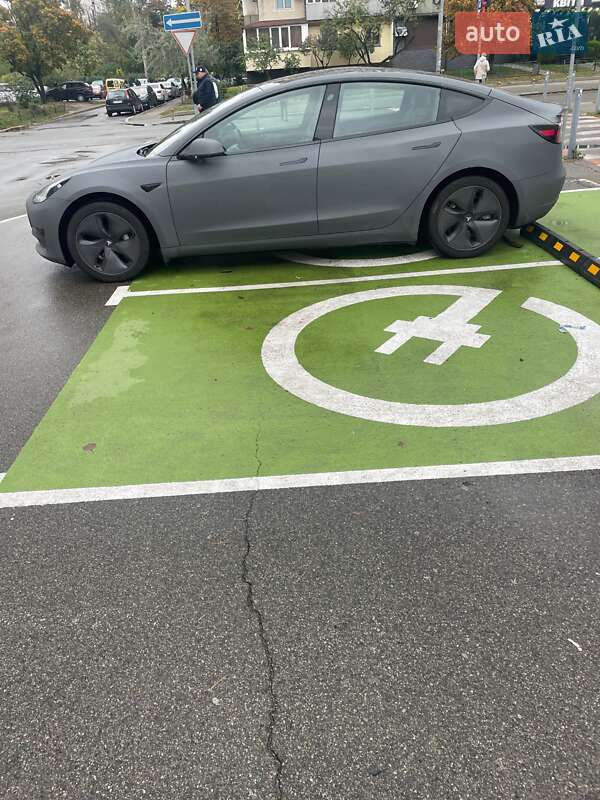 Седан Tesla Model 3 2020 в Киеве