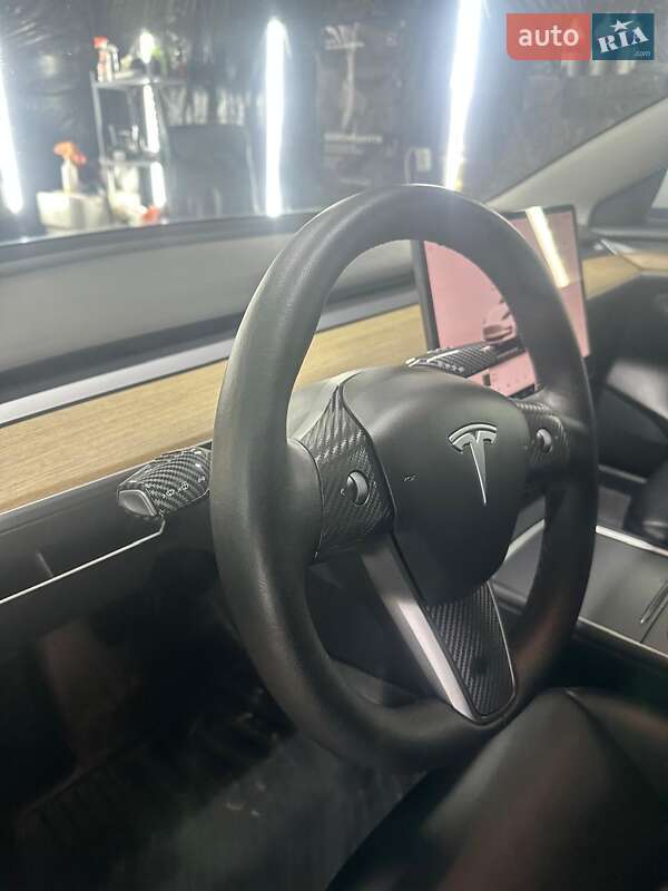 Седан Tesla Model 3 2022 в Львове