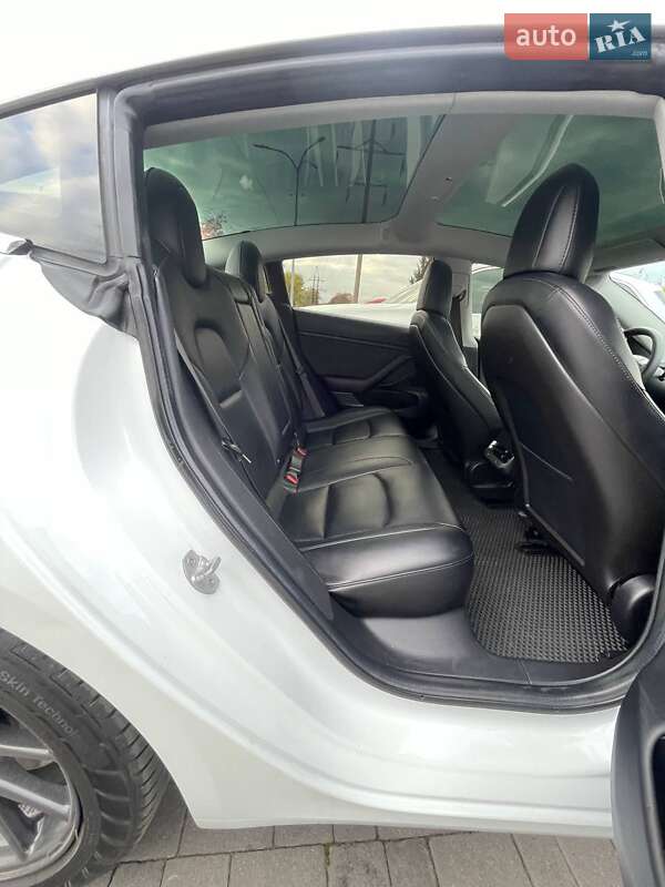 Седан Tesla Model 3 2018 в Львове фото 18 Седан Tesla Model 3 2018 в Львове