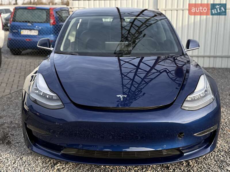 Седан Tesla Model 3 2019 в Дрогобичі