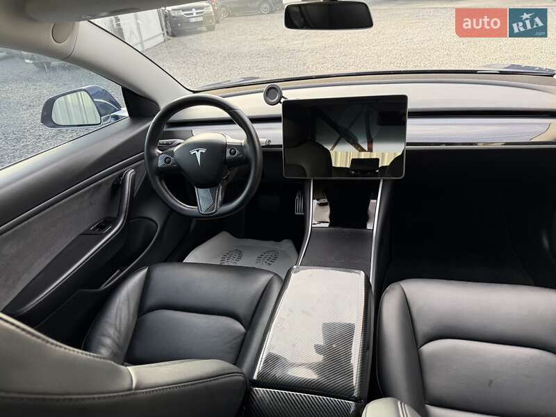 Седан Tesla Model 3 2019 в Дрогобичі