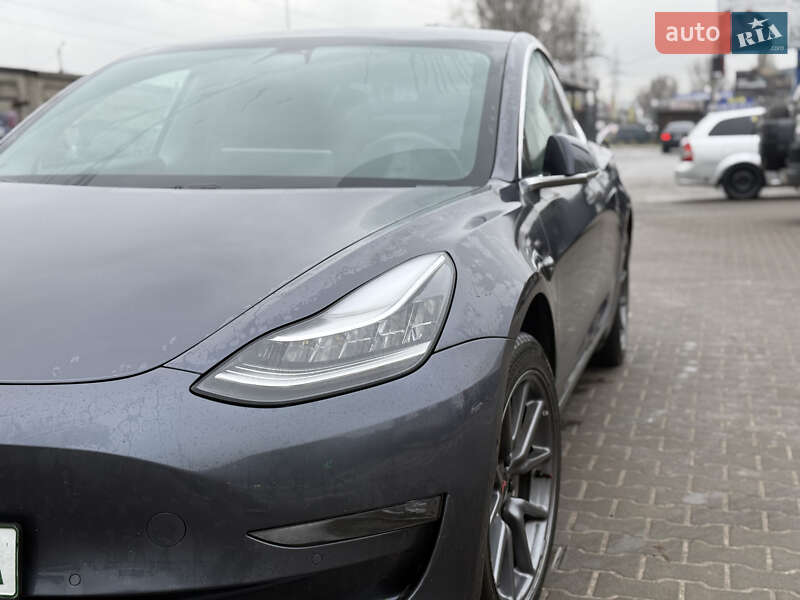 Седан Tesla Model 3 2019 в Киеве фото 12 Седан Tesla Model 3 2019 в Киеве