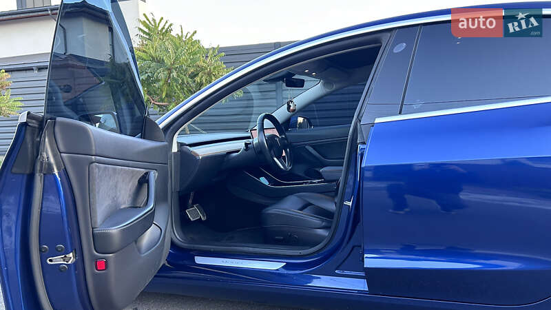 Седан Tesla Model 3 2019 в Киеве фото 22 Седан Tesla Model 3 2019 в Киеве
