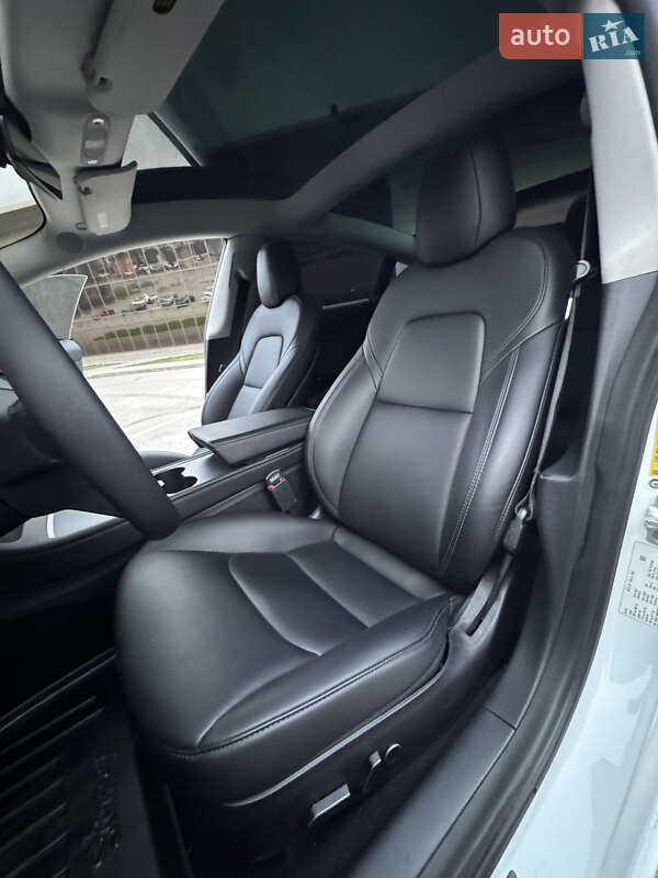 Седан Tesla Model 3 2022 в Запоріжжі