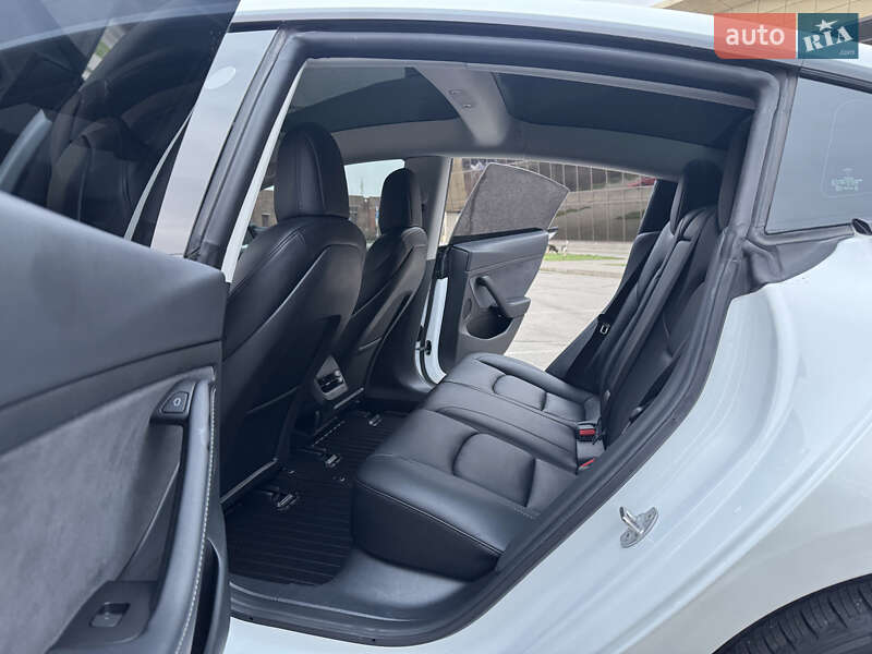 Седан Tesla Model 3 2022 в Запоріжжі