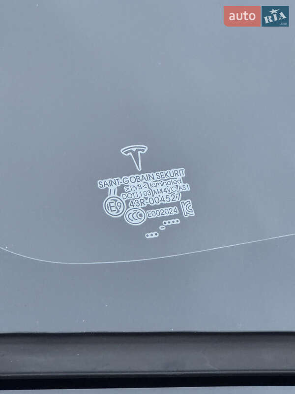 Седан Tesla Model 3 2022 в Запоріжжі