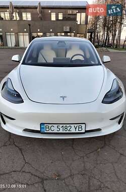 Седан Tesla Model 3 2021 в Тростянце