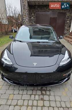 Седан Tesla Model 3 2018 в Львове