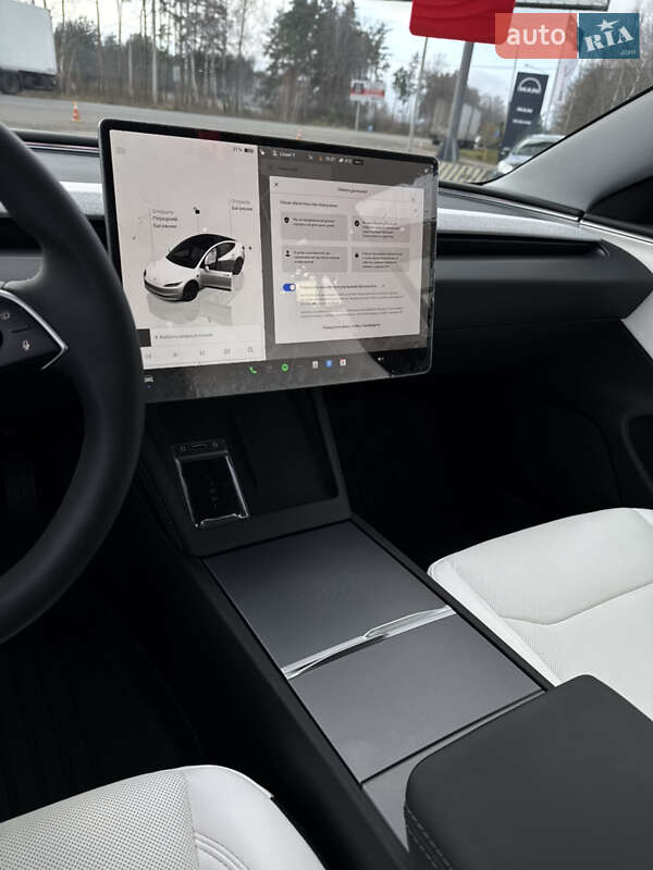 Седан Tesla Model 3 2025 в Луцке