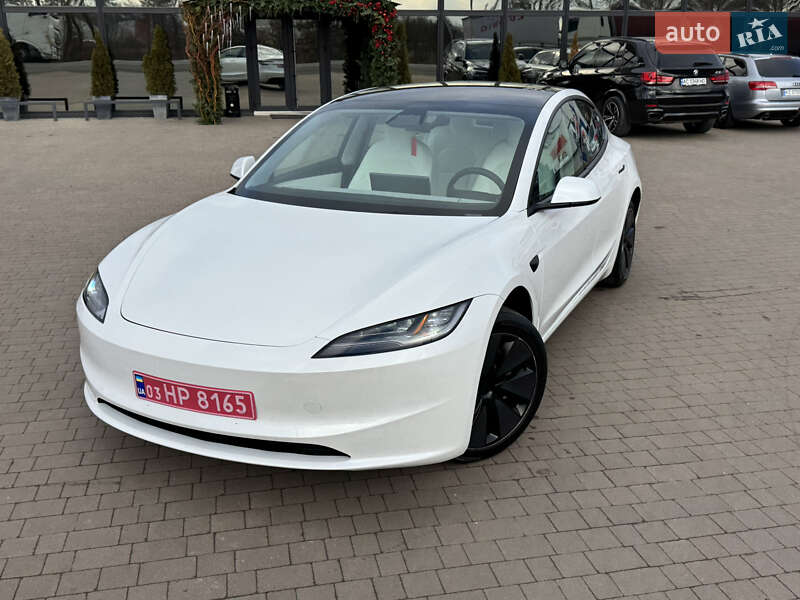 Седан Tesla Model 3 2025 в Луцке