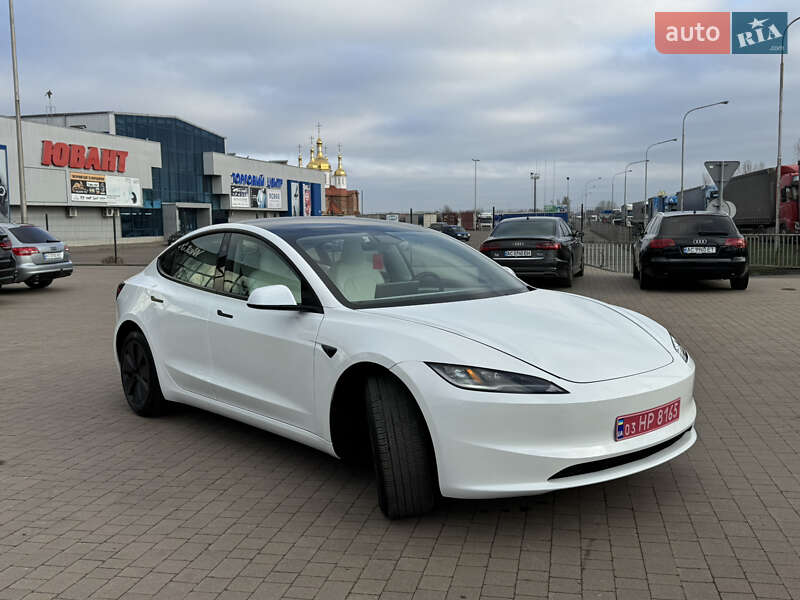 Седан Tesla Model 3 2025 в Луцке