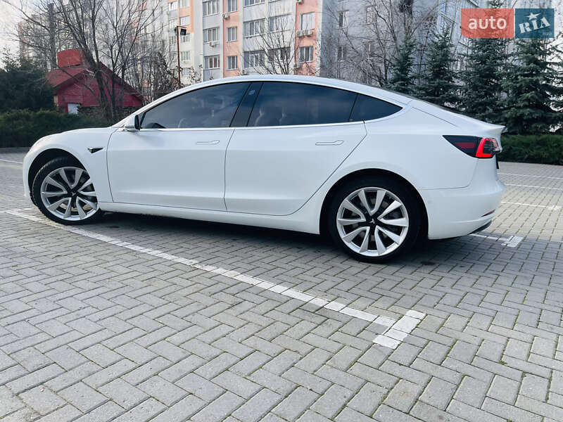Tesla Model 3 2018
