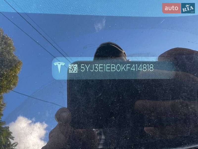 Седан Tesla Model 3 2019 в Киеве