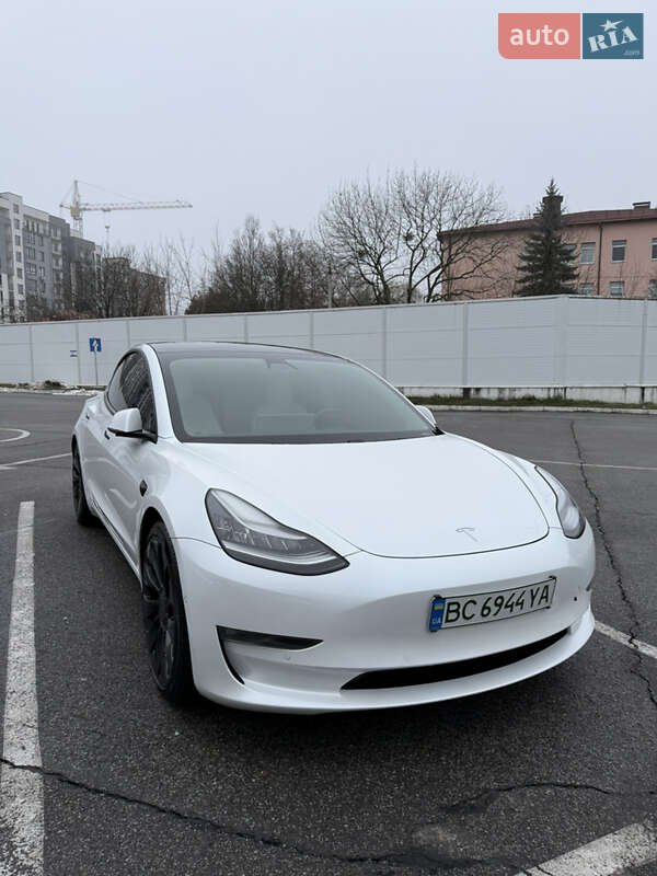 Седан Tesla Model 3 2020 в Львові