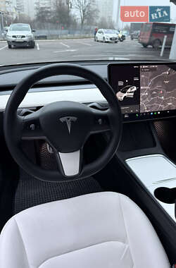 Седан Tesla Model 3 2020 в Львове