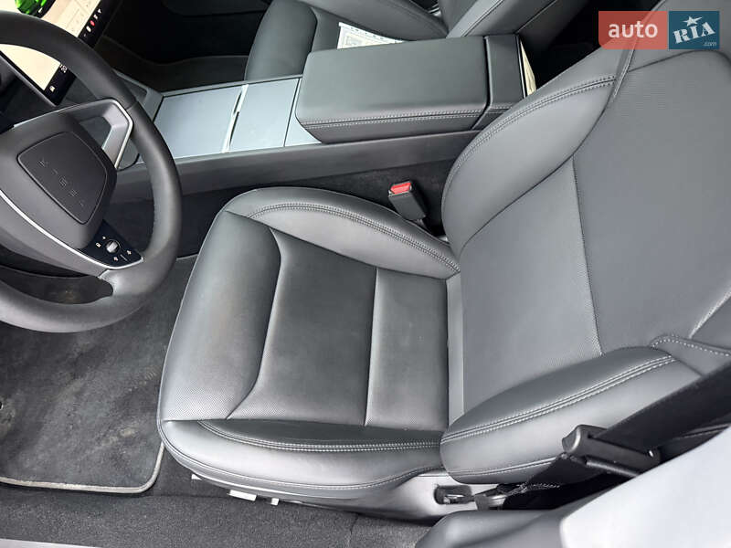 Седан Tesla Model 3 2024 в Виннице