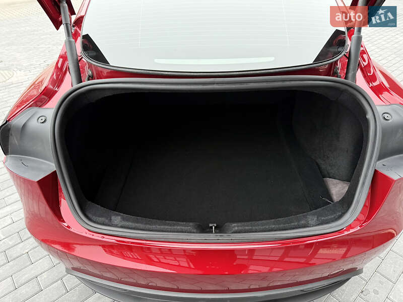 Седан Tesla Model 3 2024 в Виннице