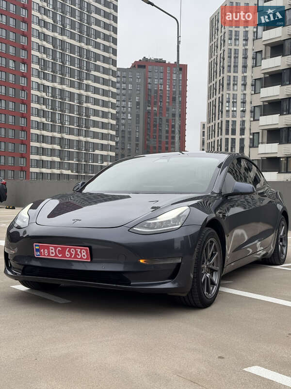Седан Tesla Model 3 2020 в Киеве фото 4 Седан Tesla Model 3 2020 в Киеве