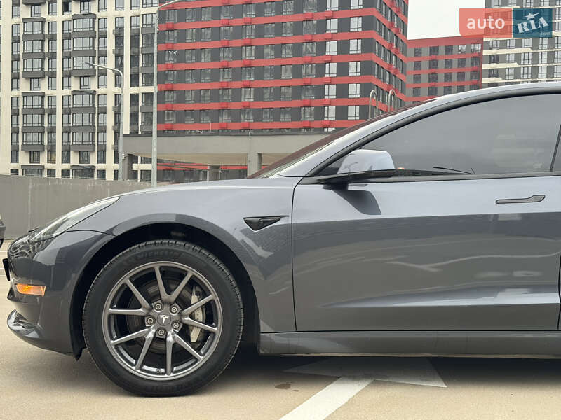 Седан Tesla Model 3 2020 в Киеве фото 6 Седан Tesla Model 3 2020 в Киеве